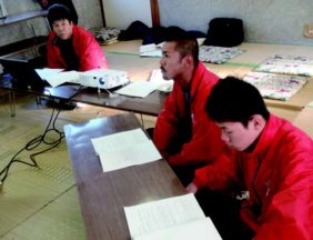 漁師塾には座学のプログラムもあり、三重県の漁業や漁村の暮らし、水産業に関わる法律などを学ぶ。